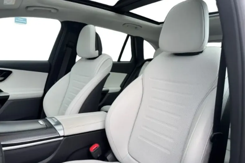 Mercedes-Benz GLC 300 din 2023 cu 15.634 km - oferta MER108120 - foto 13