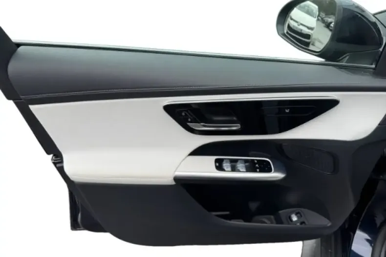 Mercedes-Benz GLC 300 din 2023 cu 15.634 km - oferta MER108120 - foto 16