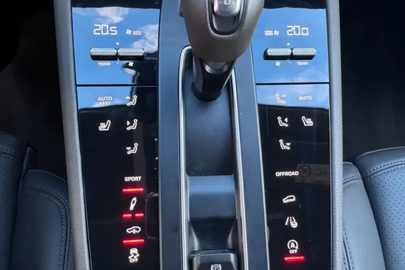 Porsche Macan din 2023 cu 32.500 km - oferta POR108121 - foto 17