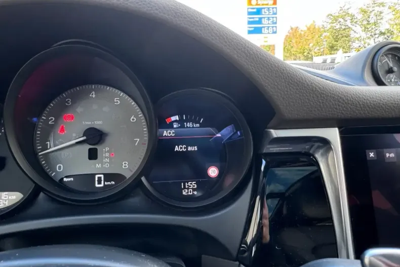 Porsche Macan din 2023 cu 32.500 km - oferta POR108121 - foto 18