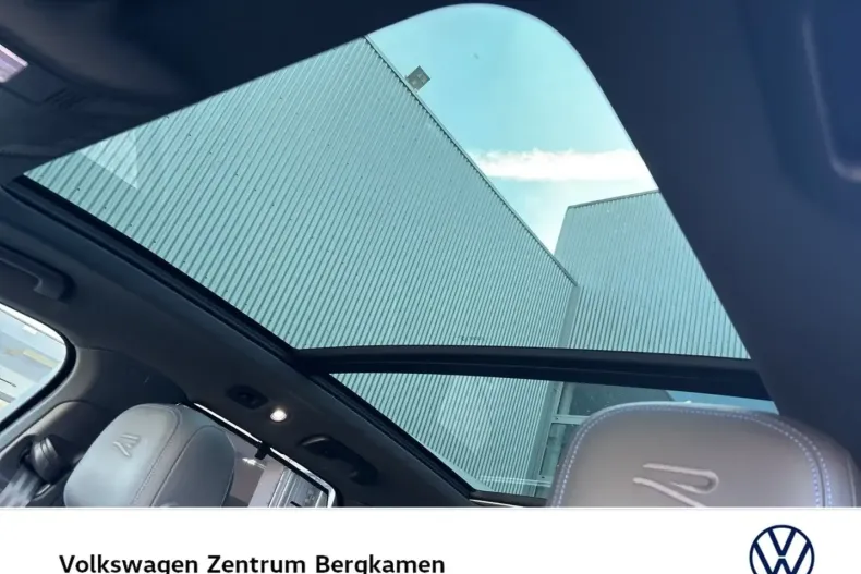 Volkswagen Touareg din 2024 cu 24.840 km - oferta VOL108125 - foto 18