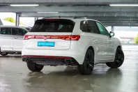 Volkswagen Touareg din 2024 cu 16.020 km - oferta VOL108127 - foto 3