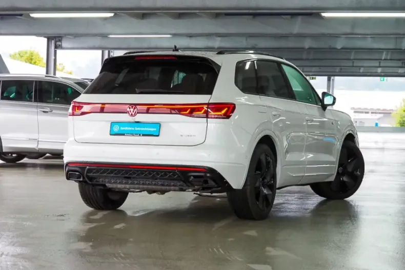 Volkswagen Touareg din 2024 cu 16.020 km - oferta VOL108127 - foto 3