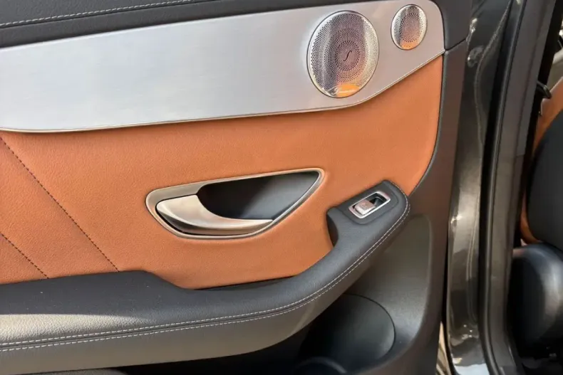 Mercedes-Benz GLC 300 din 2022 cu 44.400 km - oferta MER108147 - foto 17