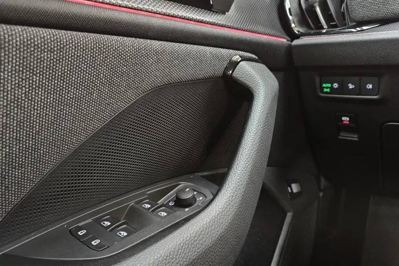 Skoda Kodiaq din 2025 cu 19.000 km - oferta SKO108169 - foto 27