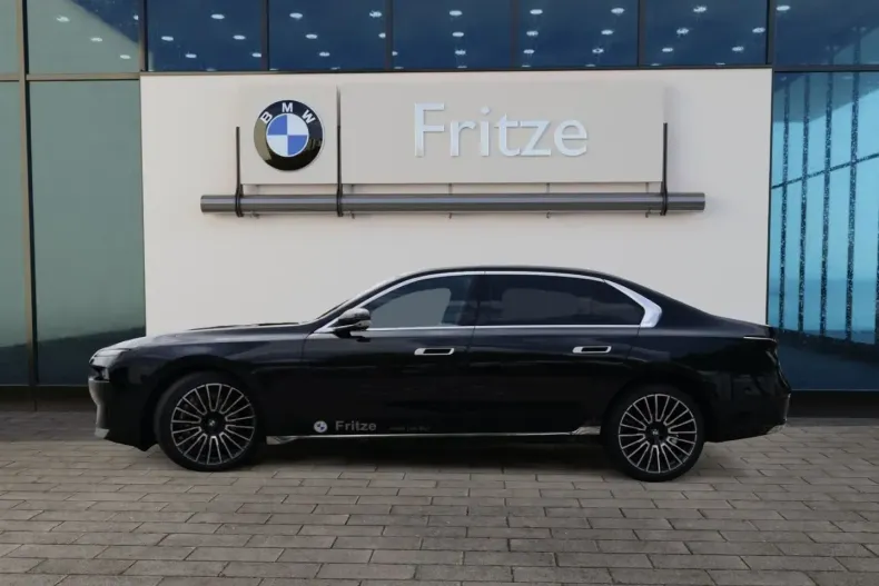 BMW 740 din 2024 cu 14.500 km - oferta BMW108171 - foto 3