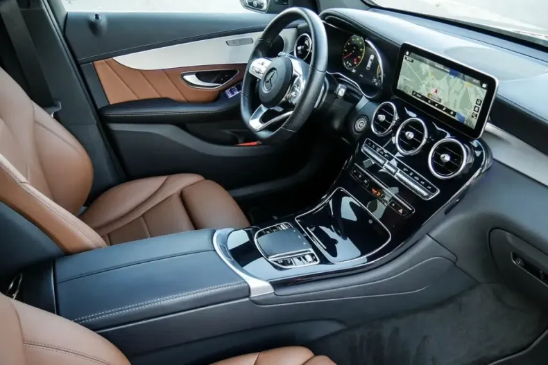 Mercedes-Benz GLC 300 din 2022 cu 42.534 km - oferta MER108179 - foto 3