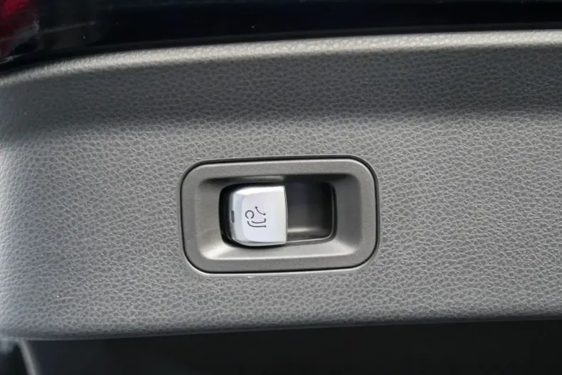 Mercedes-Benz GLC 300 din 2022 cu 42.534 km - oferta MER108179 - foto 11