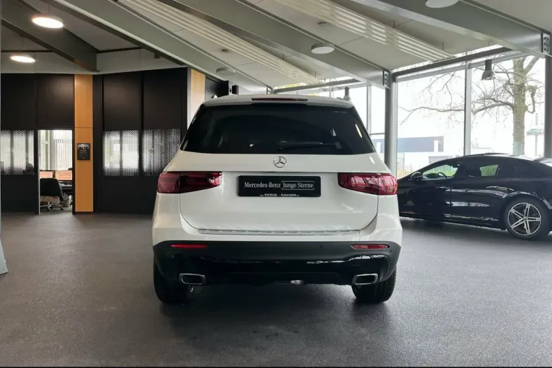 Mercedes-Benz GLB 220 din 2024 cu 13.000 km - oferta MER108224 - foto 10