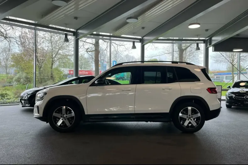 Mercedes-Benz GLB 220 din 2024 cu 13.000 km - oferta MER108224 - foto 12