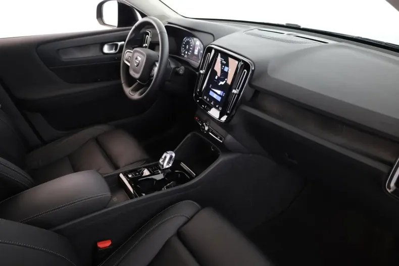 Volvo XC40 din 2023 cu 26.100 km - oferta VOL108229 - foto 16