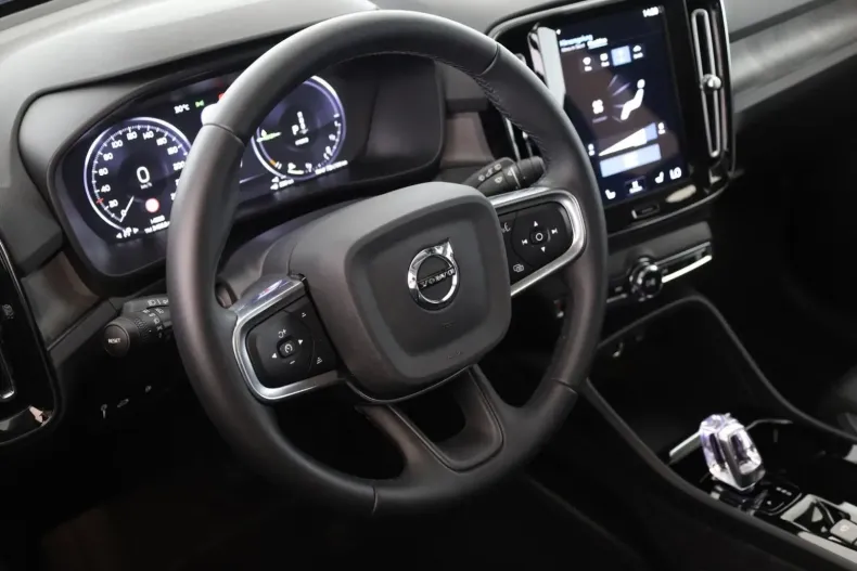 Volvo XC40 din 2023 cu 26.100 km - oferta VOL108229 - foto 18