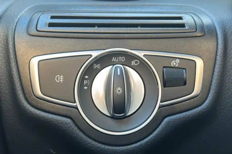 Mercedes-Benz GLC 300 din 2021 cu 35.347 km - oferta MER108234 - foto 27