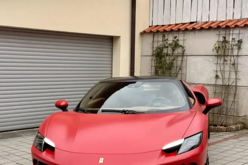 Ferrari 296 GTB din 2024 cu 4.899 km - oferta FER108239 - foto 5