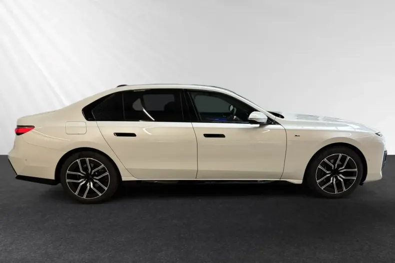 BMW 740 din 2024 cu 25.876 km - oferta BMW108253 - foto 2