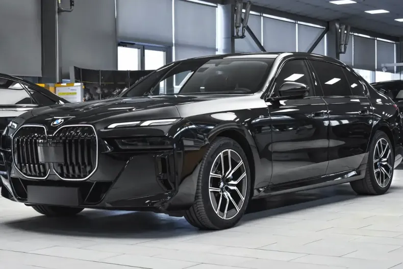 BMW 740 din 2024 cu 24.575 km - oferta BMW108255 - foto 3