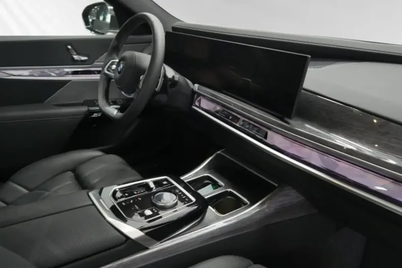 BMW 740 din 2024 cu 9.970 km - oferta BMW108256 - foto 3