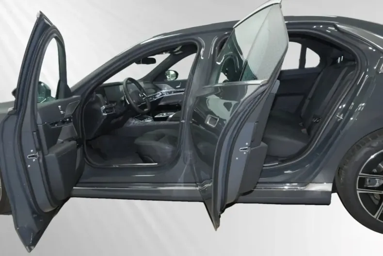 BMW 740 din 2024 cu 9.970 km - oferta BMW108256 - foto 5