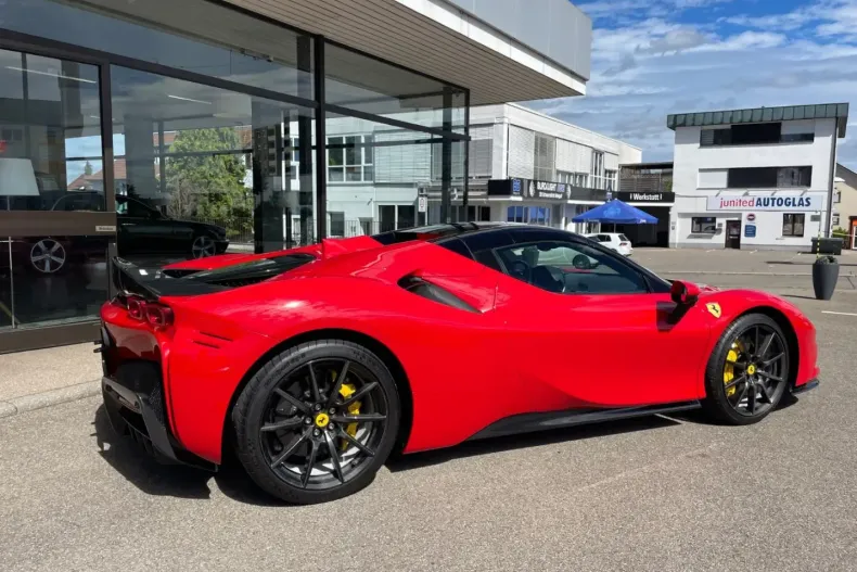 Ferrari SF90 din 2023 cu 2.998 km - oferta FER108258 - foto 4