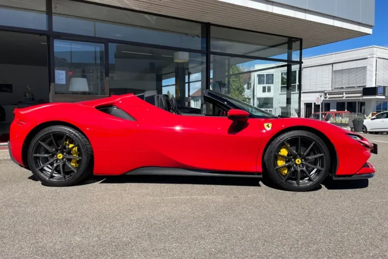 Ferrari SF90 din 2023 cu 2.998 km - oferta FER108258 - foto 8