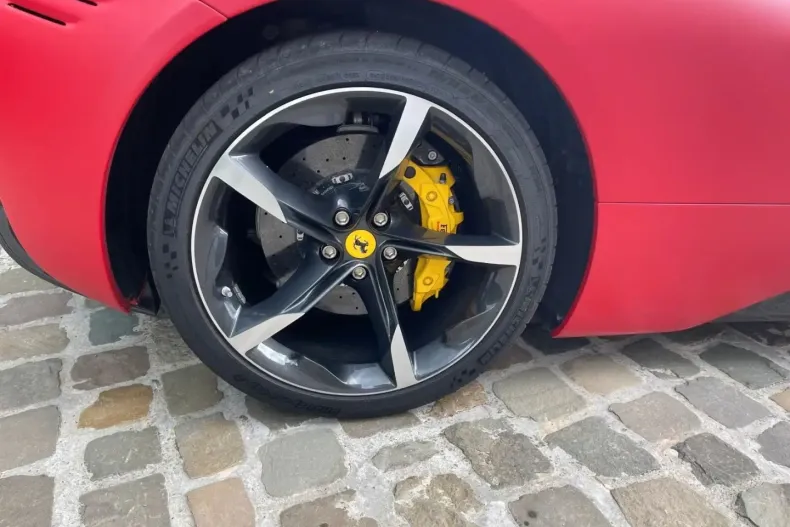 Ferrari SF90 din 2022 cu 4.800 km - oferta FER108259 - foto 4