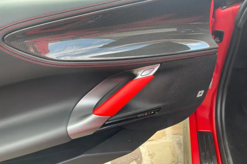 Ferrari SF90 din 2022 cu 4.800 km - oferta FER108259 - foto 11