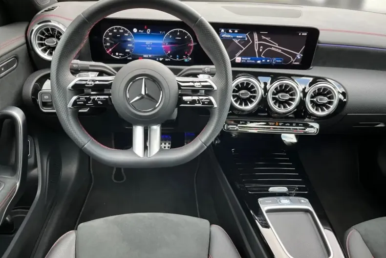 Mercedes-Benz CLA 200 din 2024 cu 7.378 km - oferta MER108283 - foto 9