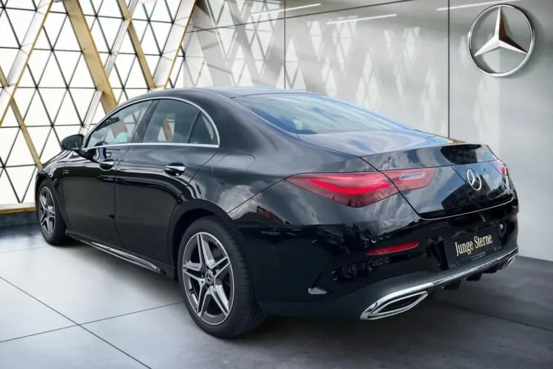 Mercedes-Benz CLA 200 din 2024 cu 7.378 km - oferta MER108283 - foto 11