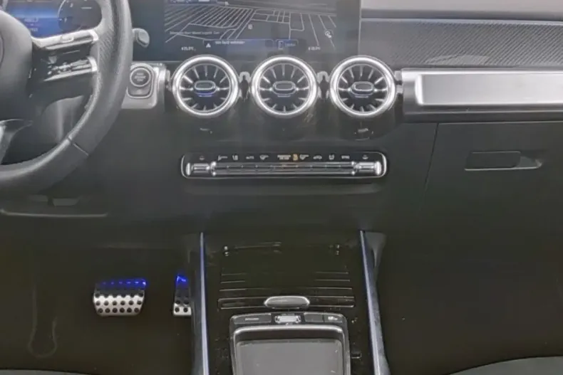 Mercedes-Benz GLB 200 din 2024 cu 34.969 km - oferta MER108317 - foto 4