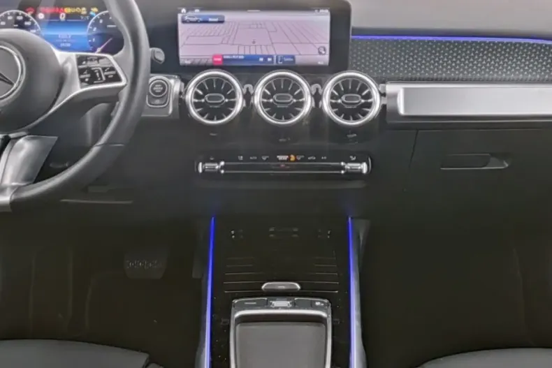 Mercedes-Benz GLB 200 din 2024 cu 19.398 km - oferta MER108321 - foto 4