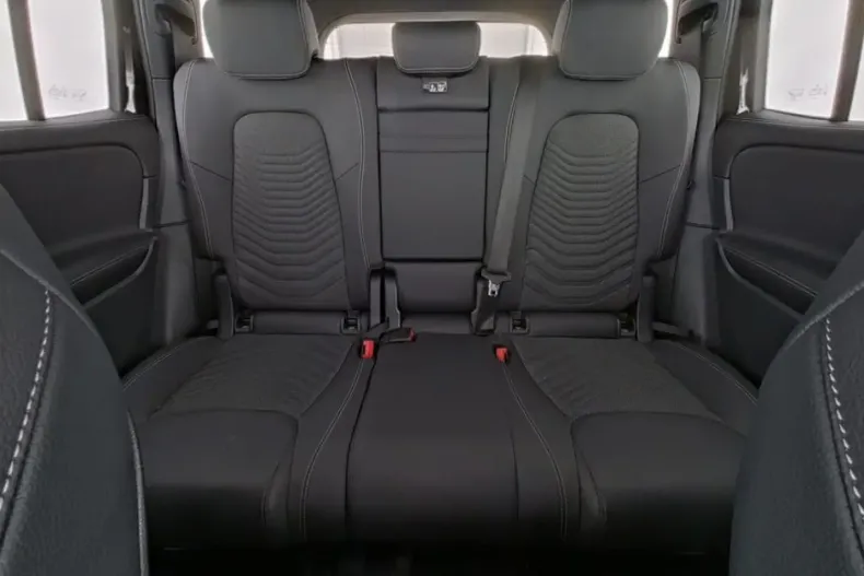 Mercedes-Benz GLB 200 din 2024 cu 19.398 km - oferta MER108321 - foto 7