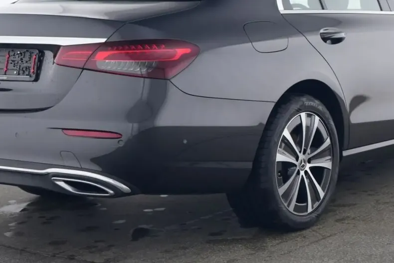 Mercedes-Benz E 300 din 2024 cu 11.600 km - oferta MER108326 - foto 4