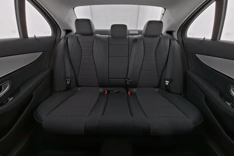 Mercedes-Benz E 300 din 2024 cu 11.600 km - oferta MER108326 - foto 8