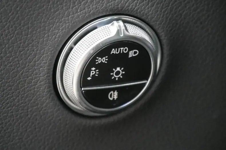 Mercedes-Benz GLC 300 din 2024 cu 9.900 km - oferta MER108327 - foto 16