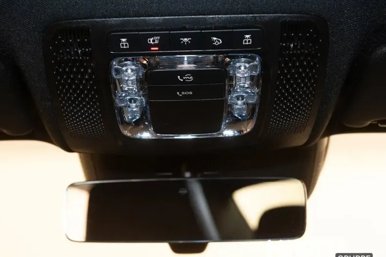 Mercedes-Benz CLA 250 din 2024 cu 6.762 km - oferta MER108329 - foto 11