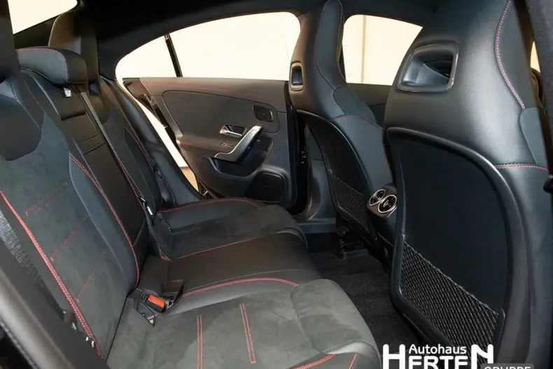 Mercedes-Benz CLA 250 din 2024 cu 6.762 km - oferta MER108329 - foto 17