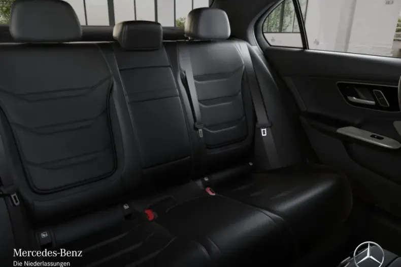 Mercedes-Benz C 63 AMG din 2024 cu 13.476 km - oferta MER108330 - foto 12