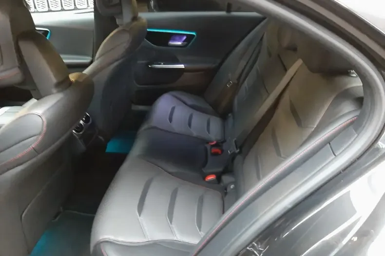 Mercedes-Benz C 63 AMG din 2024 cu 19.800 km - oferta MER108333 - foto 11