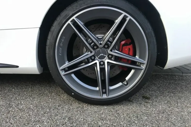 Mercedes-Benz C 63 AMG din 2020 cu 54.250 km - oferta MER108337 - foto 5