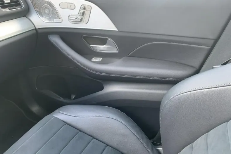 Mercedes-Benz GLE 300 din 2023 cu 56.642 km - oferta MER108339 - foto 14