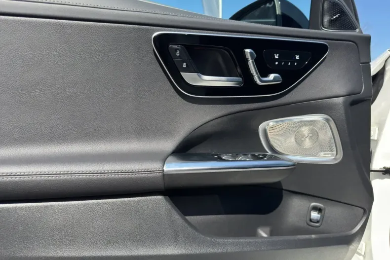 Mercedes-Benz C 300 din 2023 cu 13.819 km - oferta MER108356 - foto 7