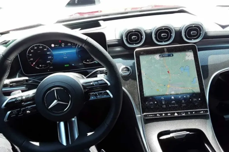 Mercedes-Benz C 300 din 2023 cu 6.606 km - oferta MER108357 - foto 6