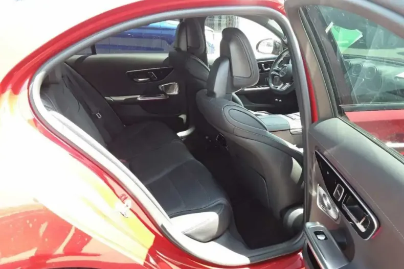 Mercedes-Benz C 300 din 2023 cu 6.606 km - oferta MER108357 - foto 9