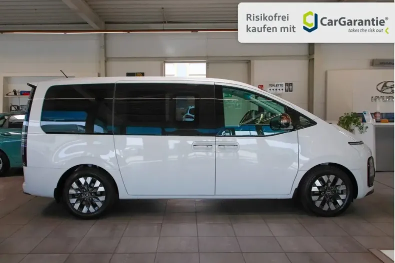 Hyundai STARIA din 2023 cu 29.979 km - oferta HYU108392 - foto 3