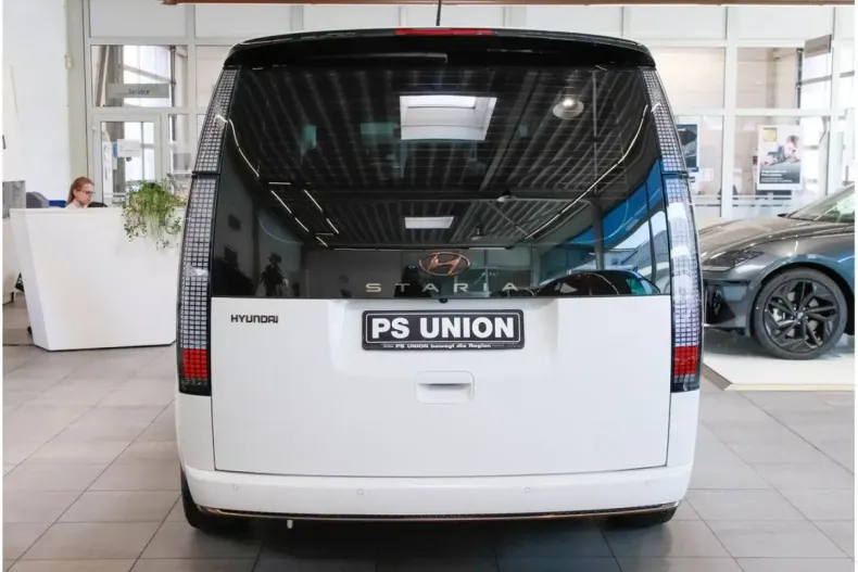 Hyundai STARIA din 2023 cu 29.979 km - oferta HYU108392 - foto 5