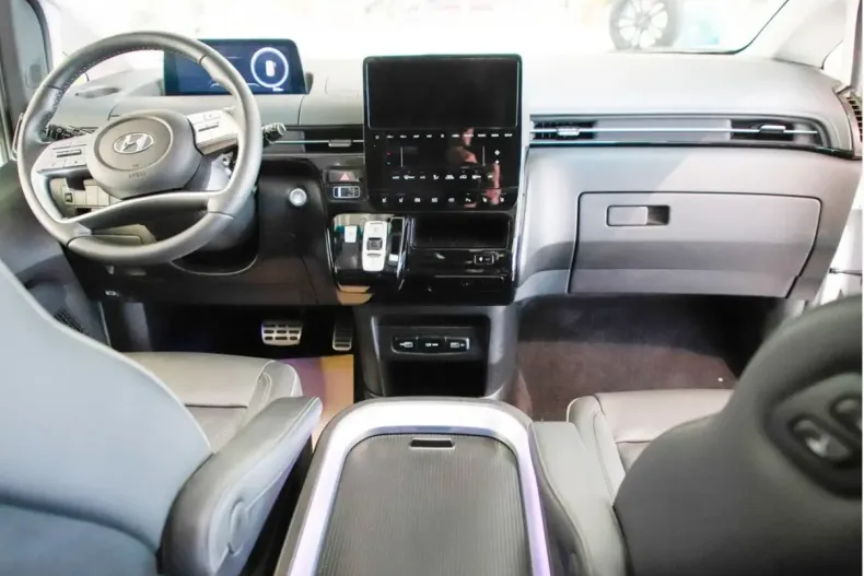 Hyundai STARIA din 2023 cu 29.979 km - oferta HYU108392 - foto 11