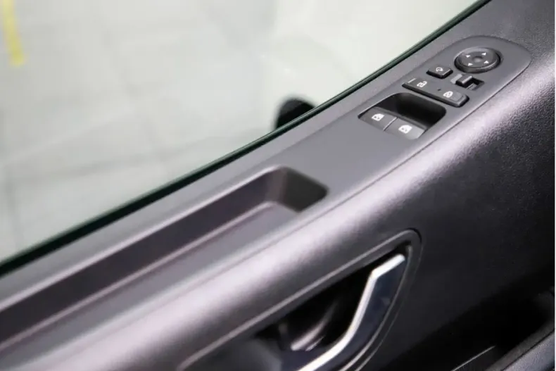 Hyundai STARIA din 2023 cu 29.979 km - oferta HYU108392 - foto 22