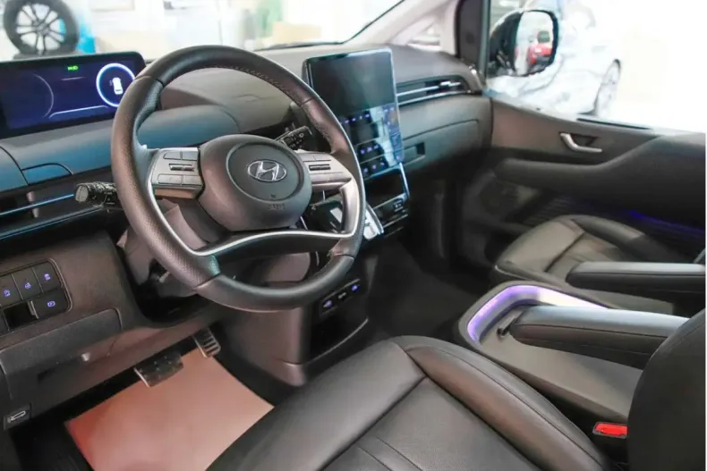 Hyundai STARIA din 2023 cu 29.979 km - oferta HYU108392 - foto 23