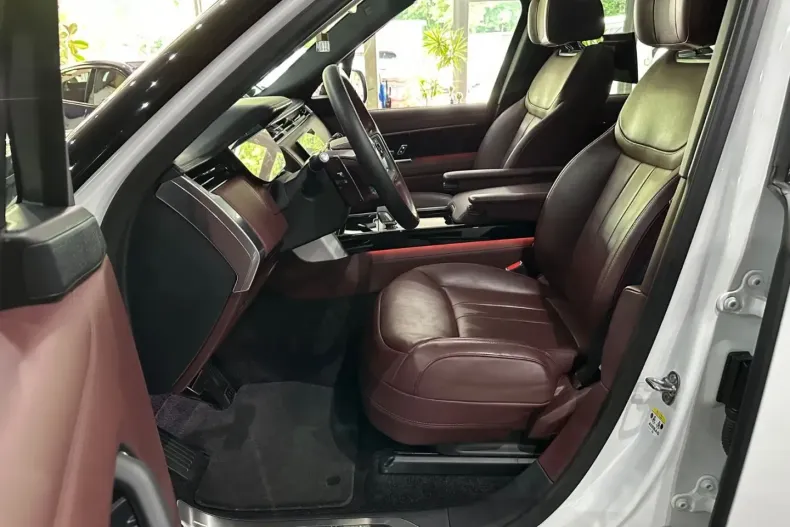 Land Rover Range Rover din 2023 cu 31.000 km - oferta LAN108401 - foto 7