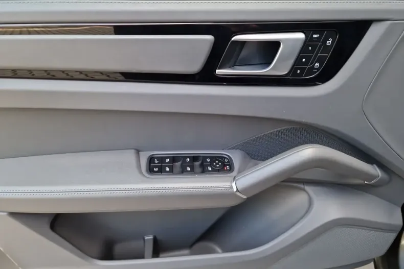 Porsche Cayenne din 2021 cu 96.988 km - oferta POR108406 - foto 14